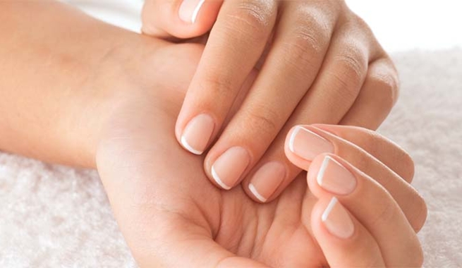 CUIDADOS ESTÉTICOS BÁSICOS DE UÑAS